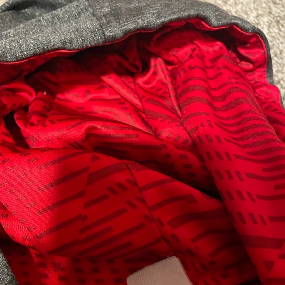 Two Under Armour Hoodies - Picture 4 of 8